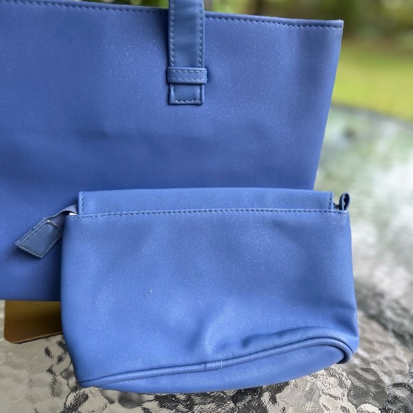 NWT- Vintage 90’s -Circle of Beauty-Blue Tote and Pouch Set - Picture 2 of 9